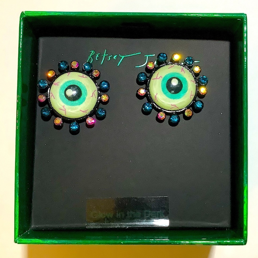 Betsey Johnson Halloween Eyeball Glow In The Dark Earrings New - Picture 2 of 5